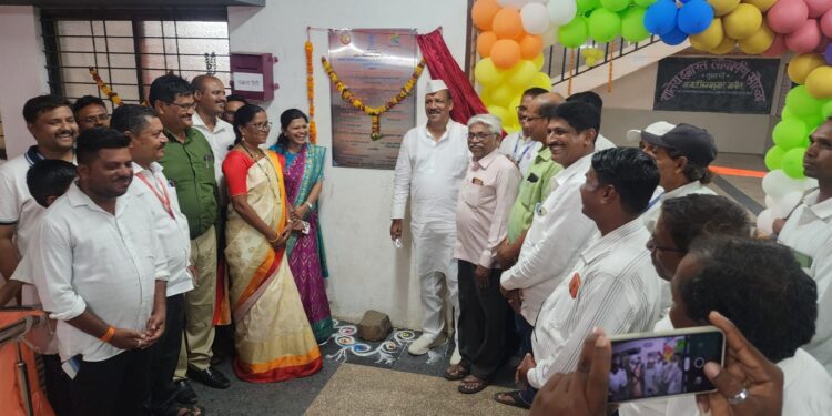 दोन वर्षांत राज्यातील सर्व आश्रमशाळा, वसतीगृहांना असतील स्वमालकीच्या इमारतीत -पालकमंत्री डॉ.विजयकुमार गावित