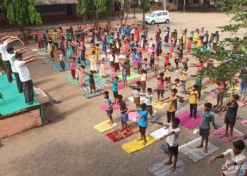 भरडू आश्रमशाळेत आंतराष्ट्रीय योग दिवस मोठ्या उत्साहात साजरा
