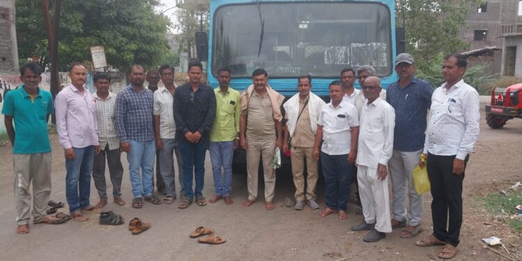 अखेर धानोरा येथे पहिल्यांदा बस पोहचली