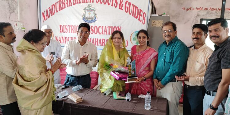 जिल्हा संघटक कविता वाघ यांचा स्काउटर गाईडर बंधू भगिनितर्फे सत्कार