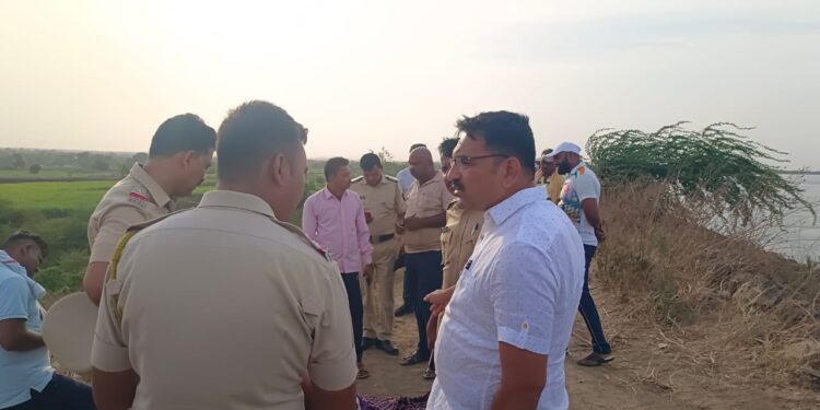 खळबळजनक घटना : एकाचा खुन करून शव धरणात फेकला