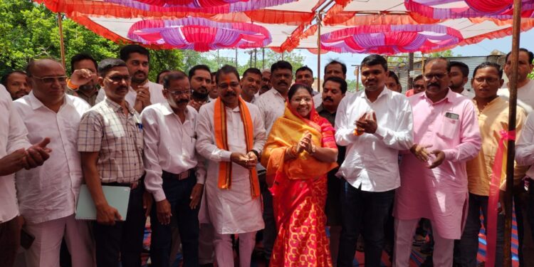 आ.आमश्या पाडवी यांच्या स्थानिक विकास निधीतून दोन घंटा गाड्यांचे लोकार्पण