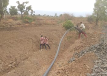 भालेरसह दहा गावांसाठी जलजीवन मिशन अंतर्गत जलवाहिनी टाकण्याच्या कामास प्रारंभ