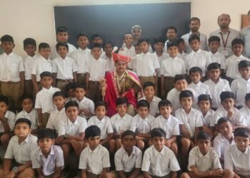 दुर्गाबाई रघुवंशी हायस्कूलमध्ये छत्रपती शाहू महाराजांची जयंती साजरी