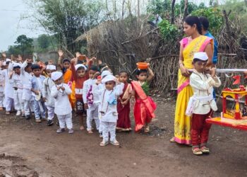 मोलगीच्या अल्फाबेट स्कूलचा आषाढी एकादशी उत्सव उत्साहात साजरा