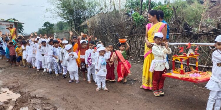 मोलगीच्या अल्फाबेट स्कूलचा आषाढी एकादशी उत्सव उत्साहात साजरा