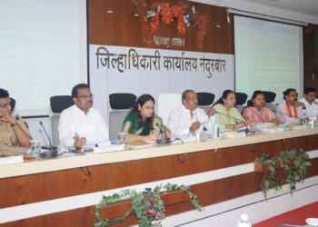 तीन ते चार महिन्यांत जिल्ह्यातील निवडणुका लागणार, जिल्हा वार्षिंक योजनेचा निधी यंत्रणांनी विहित कालमर्यादेत खर्च करावा; पालकमंत्री विजयकुमार गावित