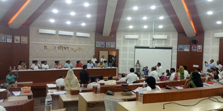 जि. प.च्या सर्वसाधारण सभेत कामांच्या बिलावरून गदारोळ, अंगणवाडी सेविकांच्या हाती असणार स्मार्ट वॉच