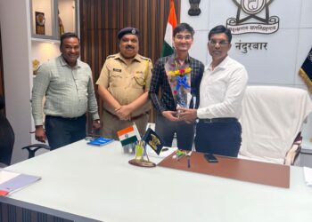 युपीएससी परीक्षेमध्ये यश मिळविणाऱ्या जैनम जैन यांचा नंदुरबार जिल्हा पोलीस दलातर्फे सत्कार