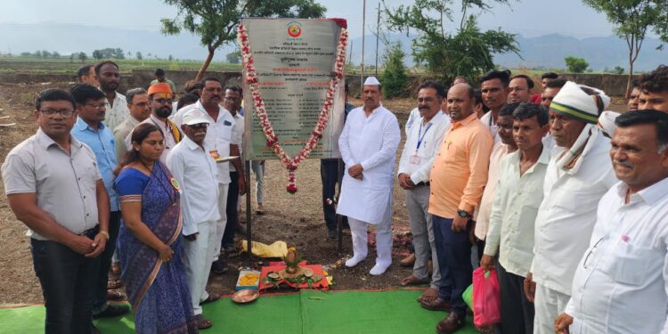 राज्यातील आश्रमशाळांमध्ये निर्माण करणार सुसज्ज डिजिटल ग्रंथालये -पालकमंत्री डॉ.विजयकुमार गावित