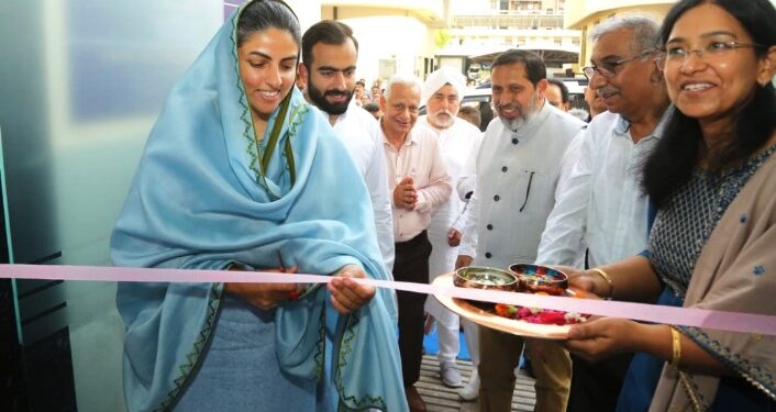 सद्गुरु माता सुदीक्षाजी महाराज यांचे हस्ते संत निरंकारी आरोग्य केंद्राचे उद्घाटन