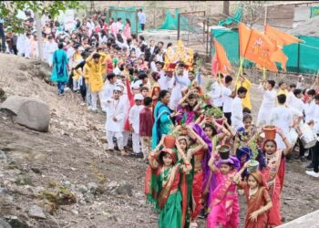 पी.जी पब्लिक स्कूलमध्ये भरली विठ्ठल नामाची शाळा