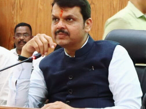 शेतकऱ्यांना दिवसा वीज देण्यासाठी सौरऊर्जेला प्राधान्य; चार ते पाच हजार मेगावॅटच्या निविदा काढणार – उपमुख्यमंत्री देवेंद्र फडणवीस