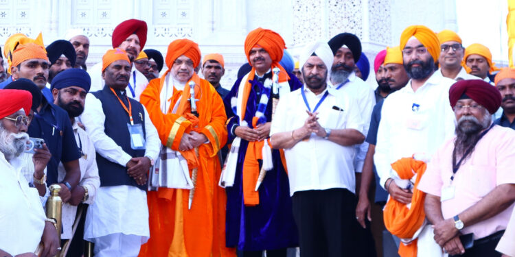 तख्त सचखंड श्री हुजूर साहिब गुरुद्वारा येथे केंद्रीय गृहमंत्री अमित शाह यांनी घेतले दर्शन