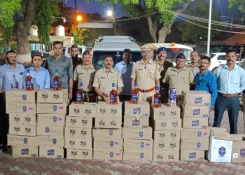 तीन लाख रुपयाच्या विदेशी दारू जप्त, नंदुरबार शहर पोलीस ठाण्याची कामगिरी