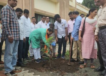 वृक्ष संवर्धनासाठी समाज मनाची मानसिकता महत्वाची : आमदार आमश्या पाडवी