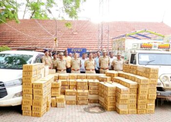 नंदूरबार पोलीस दलातर्फे  अवैध मद्यासह 46  लाखांचा मुद्देमाल जप्त, दोघांना अटक