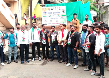 आणि राष्ट्रवादीने केले फलकात बदल