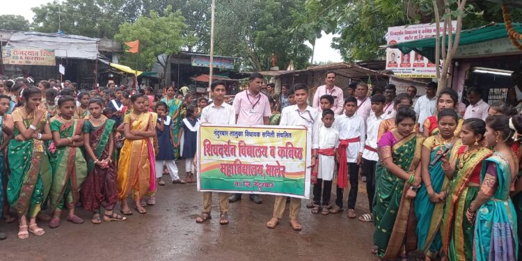 भालेर येथील शिवदर्शन विद्यालयाच्या वृक्षदिंडीने वेधले लक्ष