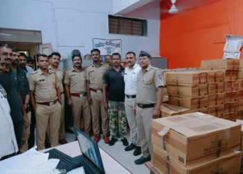 अवैध मद्यासह 24 लाखांचा मुद्देमाल जप्त, चालक व मालक फरार