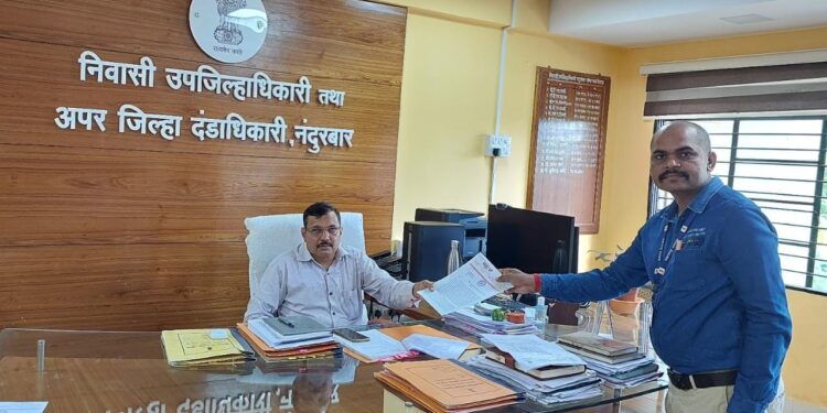 सेवानिवृत्त शिक्षकांच्या नियुक्तीला विरोध, प्रहार शिक्षक संघटनेमार्फत उपजिल्हाधिकाऱ्यांना  निवेदन