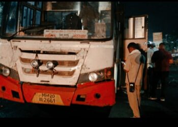 नादुरुस्त  एसटीचा प्रवाशांना मनस्ताप दिवे नसल्याने रात्रीचा प्रवास त्रासदायक