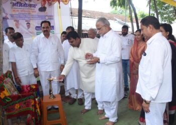 शनिमांडळ येथे राष्ट्रवादीतर्फे आयोजित आरोग्य शिबिराचे पुनर्वसन मंत्री अनिल पाटील यांच्या हस्ते उद्घाटन