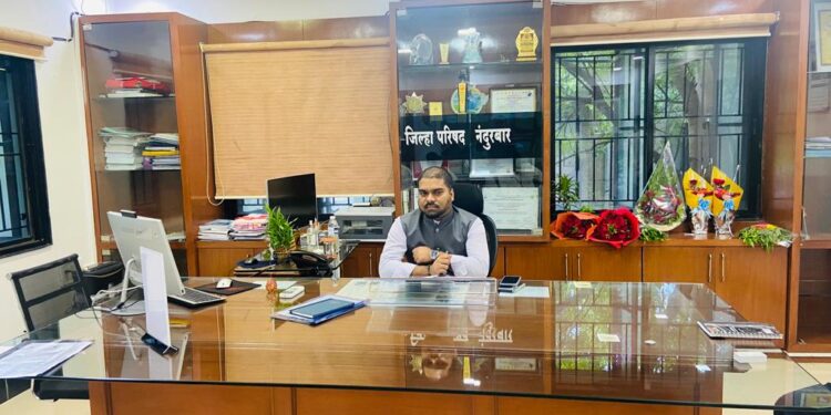 नंदुरबार येथे जि.प. मुख्य कार्यकारी अधिकारी सावन कुमार यांनी पदभार स्वीकारला