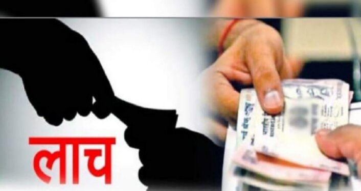 तीन हजाराची लाच स्वीकारताना तलाठयाला रंगेहाथ अटक