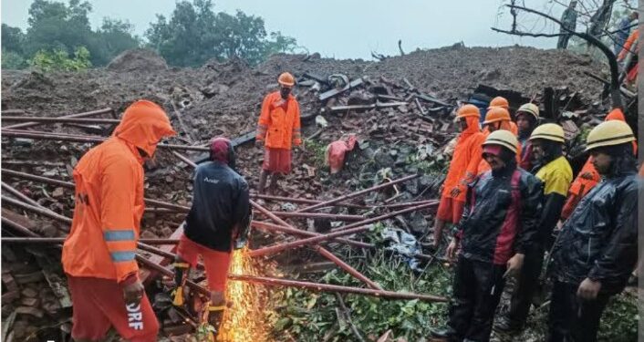इर्शाळवाडी येथे दरड कोसळल्याची दुर्दैवी घटना, 5 जणांचा मृत्यू