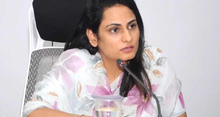 विविध लोकाभिमुख उपक्रमातून नागरिकांमध्ये शासानाप्रती विश्वास वृद्धींगत करणार : जिल्हाधिकारी मनीषा खत्री