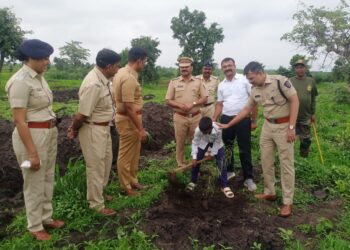 नंदुरबार जिल्हा पोलीस दलातर्फे एक लाख वृक्ष लागवडीचा संकल्प, पहिल्या टप्प्यात 25 हजार वृक्षारोपण पुर्ण