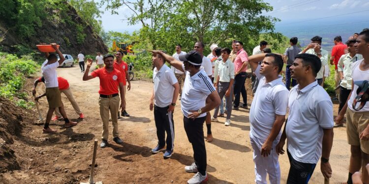 नंदुरबार जिल्हा पोलीस दलाने केलेल्या श्रमदानाने चाँदसैली घाटाने घेतला मोकळा श्वास