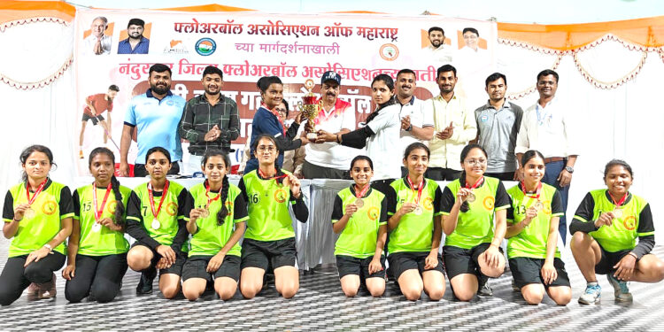 फ्लोअरबॉल स्पर्धेत महिला गटात नंदुरबार तर पुरुष गटात जळगाव संघ विजेता
