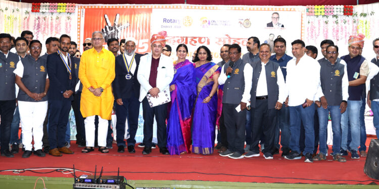 रोटरी क्लब ऑफ नंदनगरीचे सामाजिक कार्य वाखानन्याजोगे : मा.आ.चंद्रकांत रघुवंशी