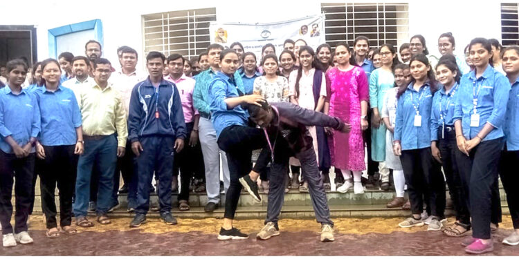 २३० निर्भया युवतींना स्व-संरक्षणाचे धडे