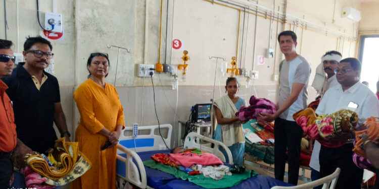 विश्व आदिवासी दिनानिमित्त जिल्हा रुग्णालयात विविध कार्यक्रम