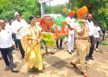 भालेर येथे वृक्षदिंडी, वृक्षारोपणासह घेतला व्यसनमुक्तीचा संकल्प