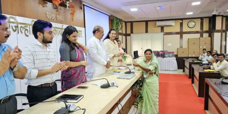 माणसाच्या जीवनात बदल घडवण्याची क्षमता महसूल विभागात- पालकमंत्री विजयकुमार गावित