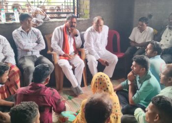 आ.आमश्या पाडवी यांनी घेतली पीडितेच्या कुटुंबियांची भेट