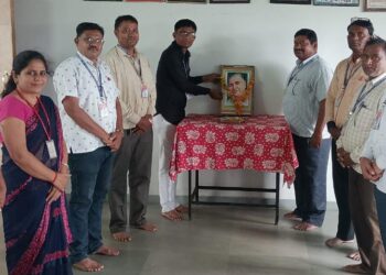 शेजवा येथे क्रांतिसिंह नाना पाटील यांना अभिवादन