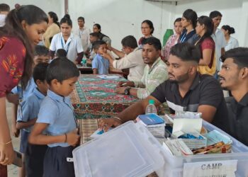 रोटरी क्लब ऑफ नंदनगरीतर्फे ४०० विद्यार्थ्यांची आरोग्य तपासणी