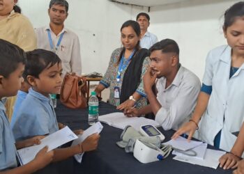 रोटरी क्लब ऑफ नंदनगरीतर्फे ४०० विद्यार्थ्यांची आरोग्य तपासणी