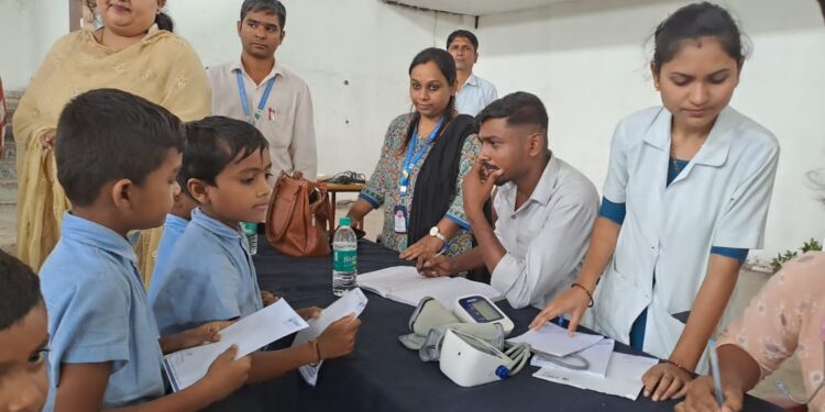रोटरी क्लब ऑफ नंदनगरीतर्फे ४०० विद्यार्थ्यांची आरोग्य तपासणी