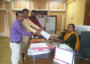 राष्ट्रध्वजाचा अवमान रोखण्यासाठी कृती समिती स्थापन करा; हिंदू जनजागृती समितीची मागणी