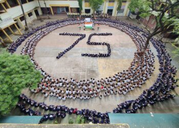 आदर्श मराठी विद्या मंदिरात एक दिया शहीदोके नाम उपक्रम