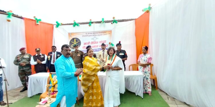 नंदूरबार येथे राष्ट्रवादी युवक कॉंग्रेसतर्फेमाजी सैनिक व वीर पत्नी यांचा गौरव