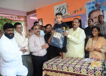 दिव्यांग व्यक्ती हा स्वाभिमानाने जगला पाहिजे :  पालकमंत्री डॉ विजयकुमार गावित