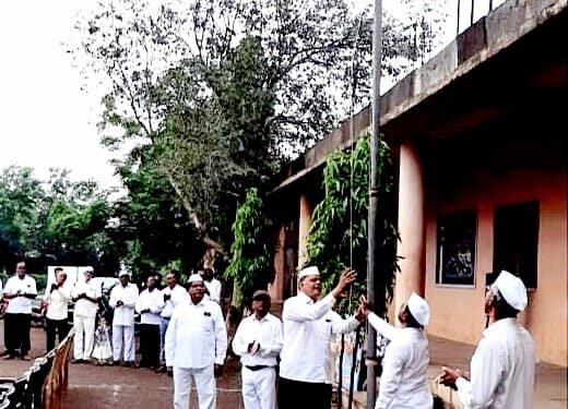 सर्वोदय विद्यालयात ध्वजारोहण उत्साहात