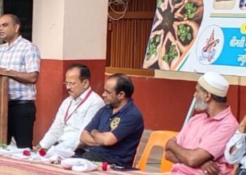 रोटरी क्लब ऑफ नंदनगरीतर्फे डी.आर. कनिष्ठ महाविद्यालयात करियर गाईडन्स